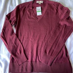 Long sleeve, Michael Kors, V-neck sweater.